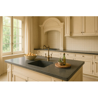 Table en pierre de lave de l'Etna 3 cm – Levigata Adoucie, Fabriquée en Sicile