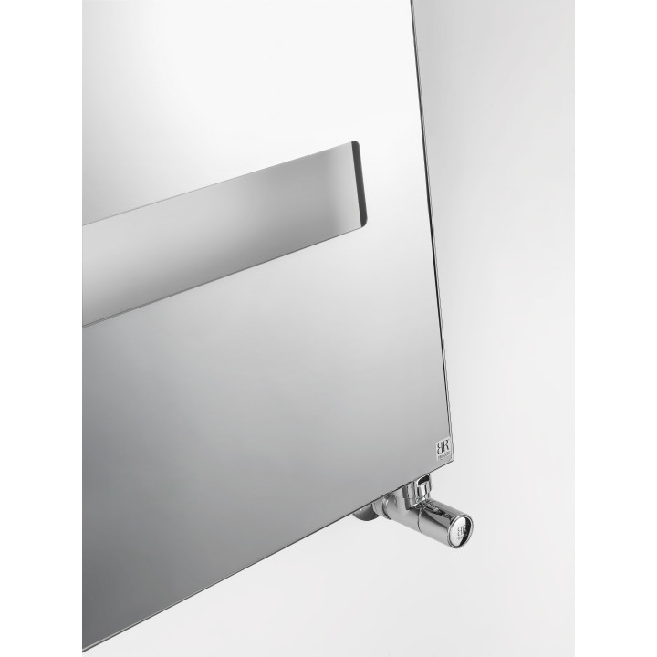 Akka håndklædetørrer i chrome – minimalistisk design