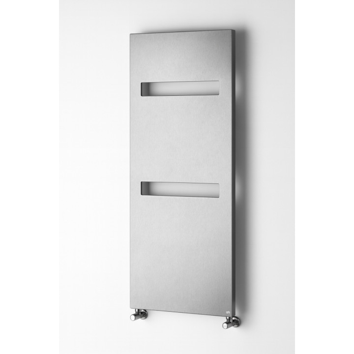 Scaldasalviette Akka in cromo – design minimalista