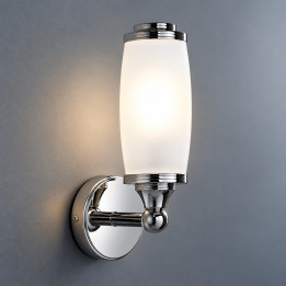 Vägglampa Toledo — Opalkapsel vägglampa i krom| Bellistri ApS