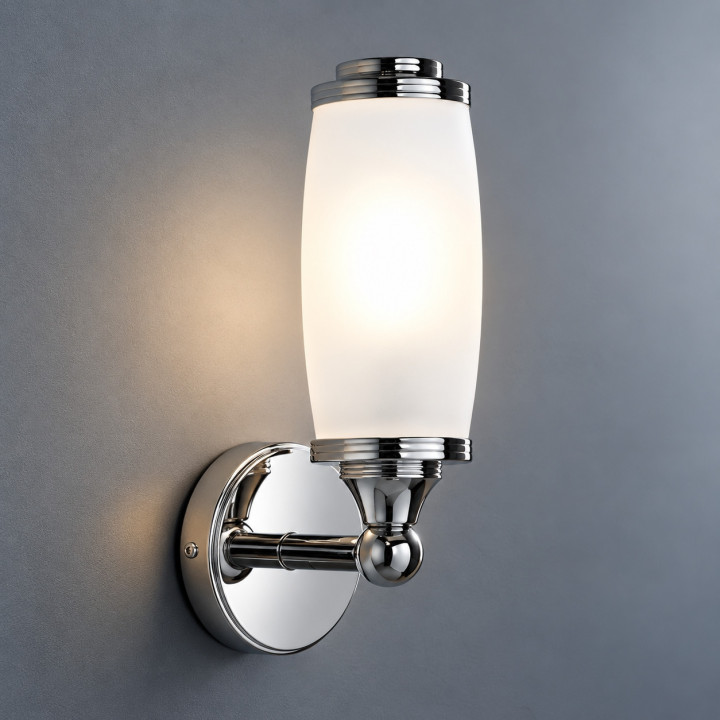 Vägglampa Toledo — Opalkapsel vägglampa i krom| Bellistri ApS