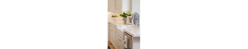 Table tops in natural stone