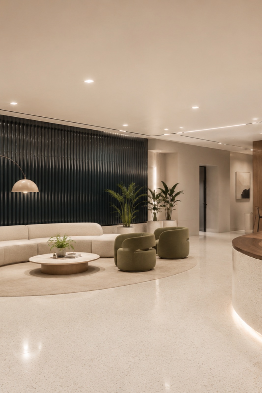 Receptionsdisk i lavasten i en kommersiell lobby