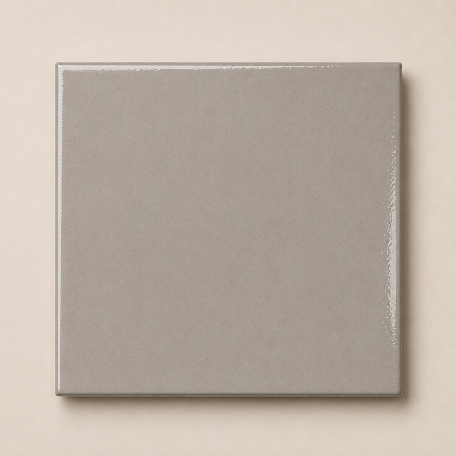 Rocco-skiva i taupe lack